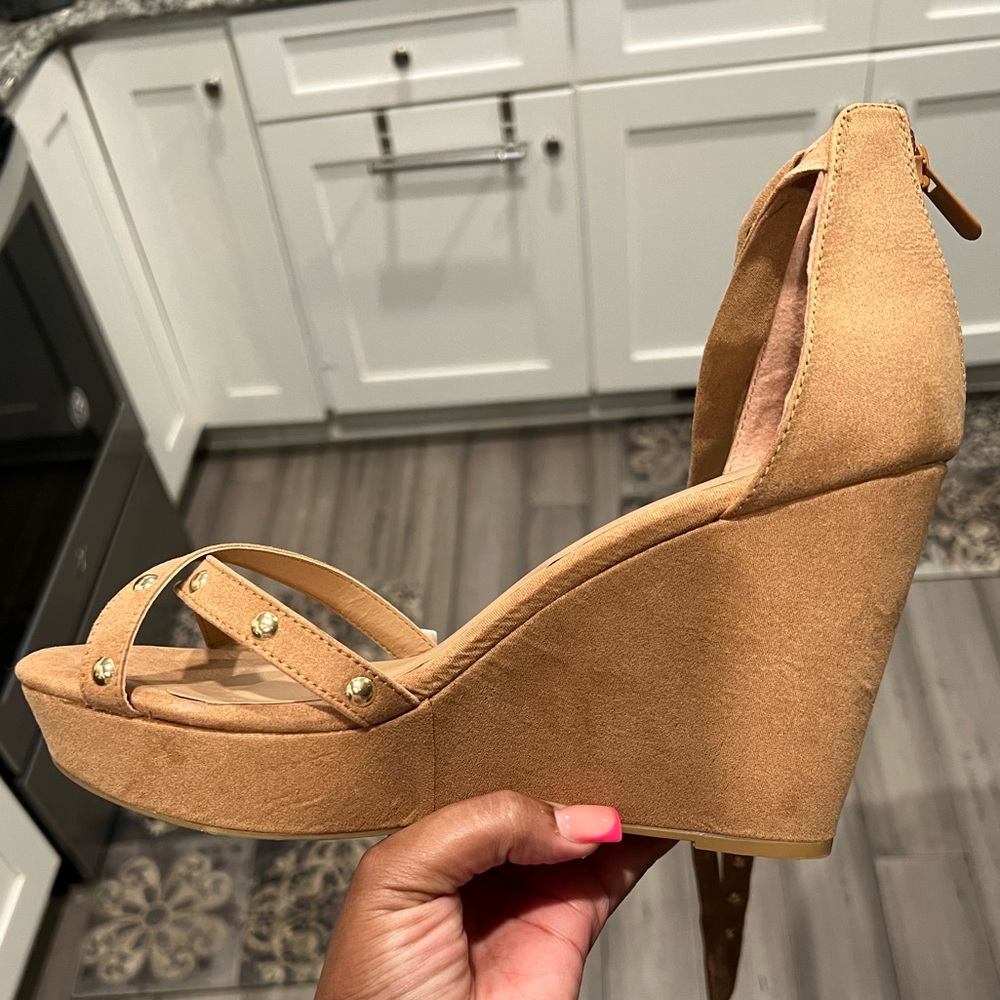 BNWT‼️‼️‼️ Torrid tan wedge heels 🤎